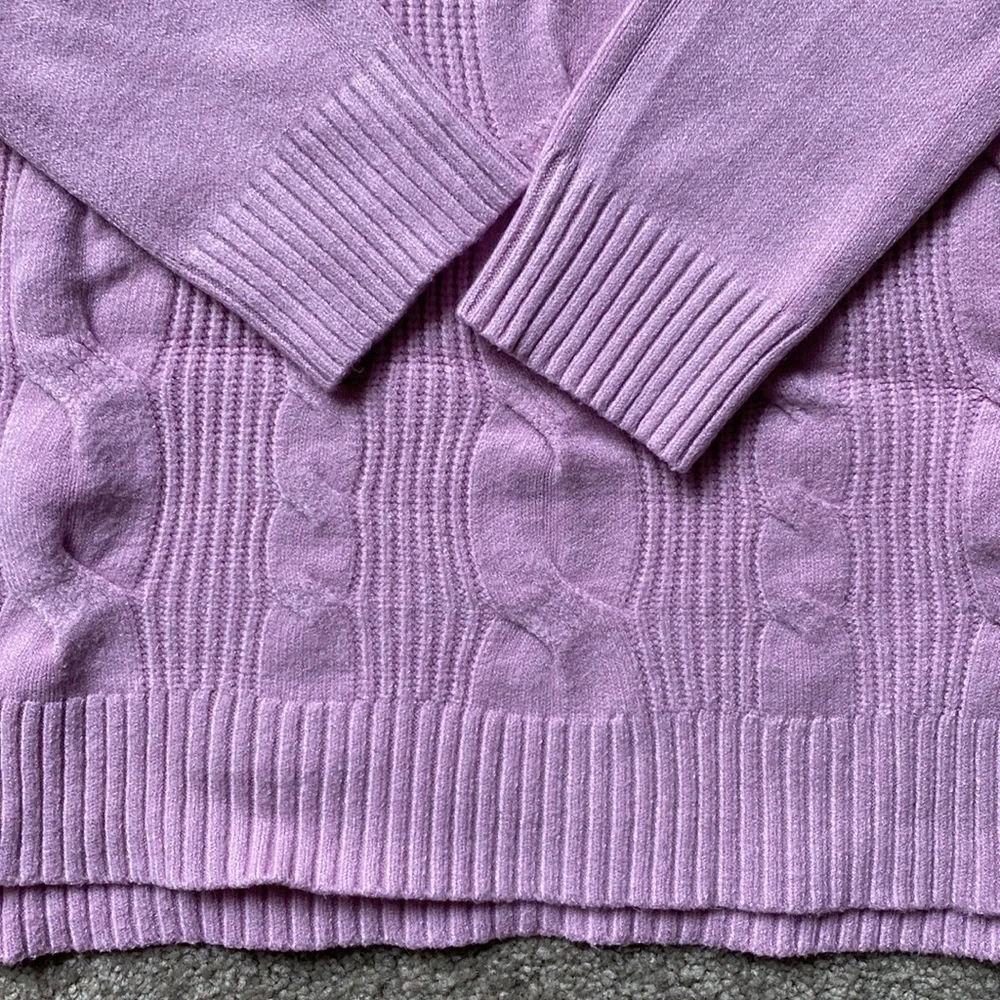 Cyrus pink /lavender cable knit sweater . Ribbed knit back.Size XS . - Picture 4 of 6